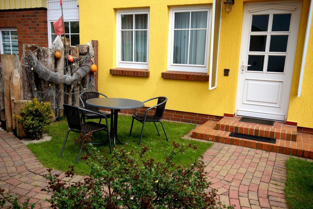 Ferienwohnungen Fruendt Prerow Exteriör bild